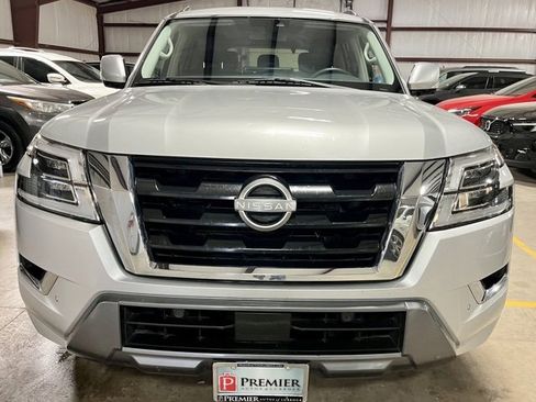 Used 2022 Nissan Armada SV image 6