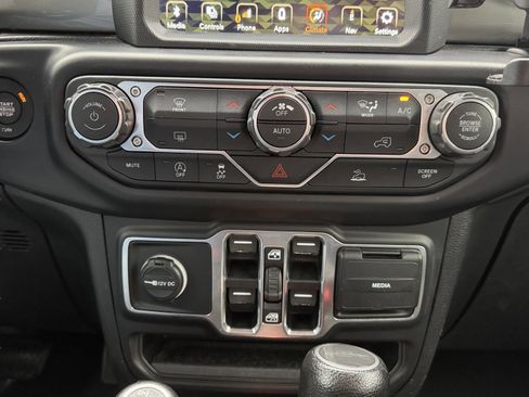 Used 2020 Jeep Gladiator Overland image 70