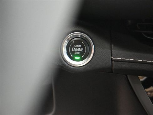 Used 2023 Buick Envision Essence image 21