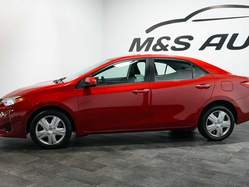 Used 2017 Toyota Corolla LE FWD image 3