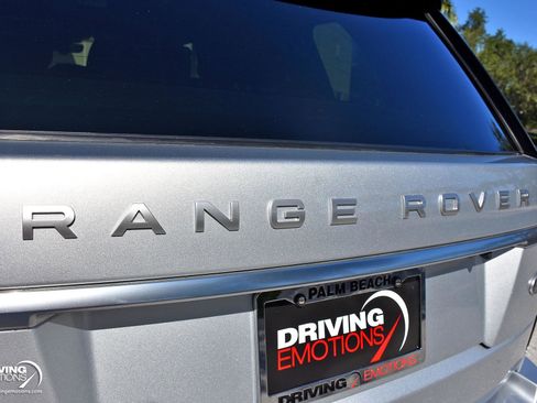 Used 2020 Land Rover Range Rover HSE image 19