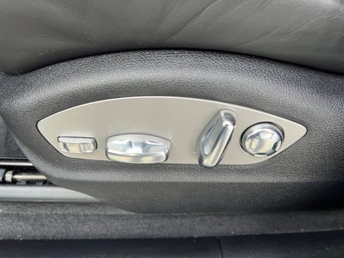 Used 2022 Porsche Macan AWD/4WD image 11