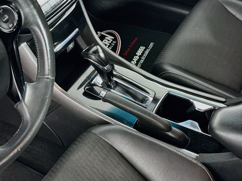 Used 2017 Honda Accord Sport image 30