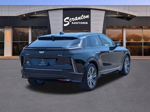 Used 2024 Cadillac Lyriq Luxury RWD image 5