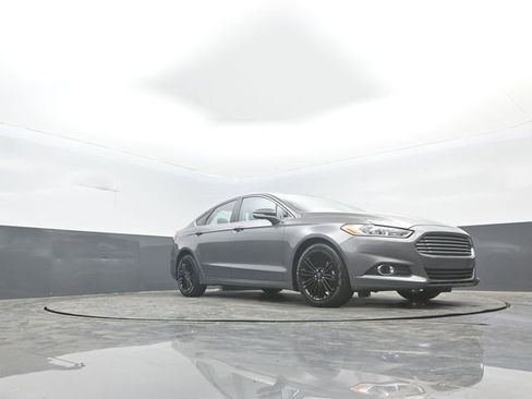 Used 2014 Ford Fusion SE w/ Equipment Group 202A image 27