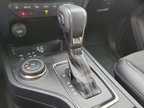 Used 2022 Ford Ranger Lariat w/ Tremor Off-Road Package image 29