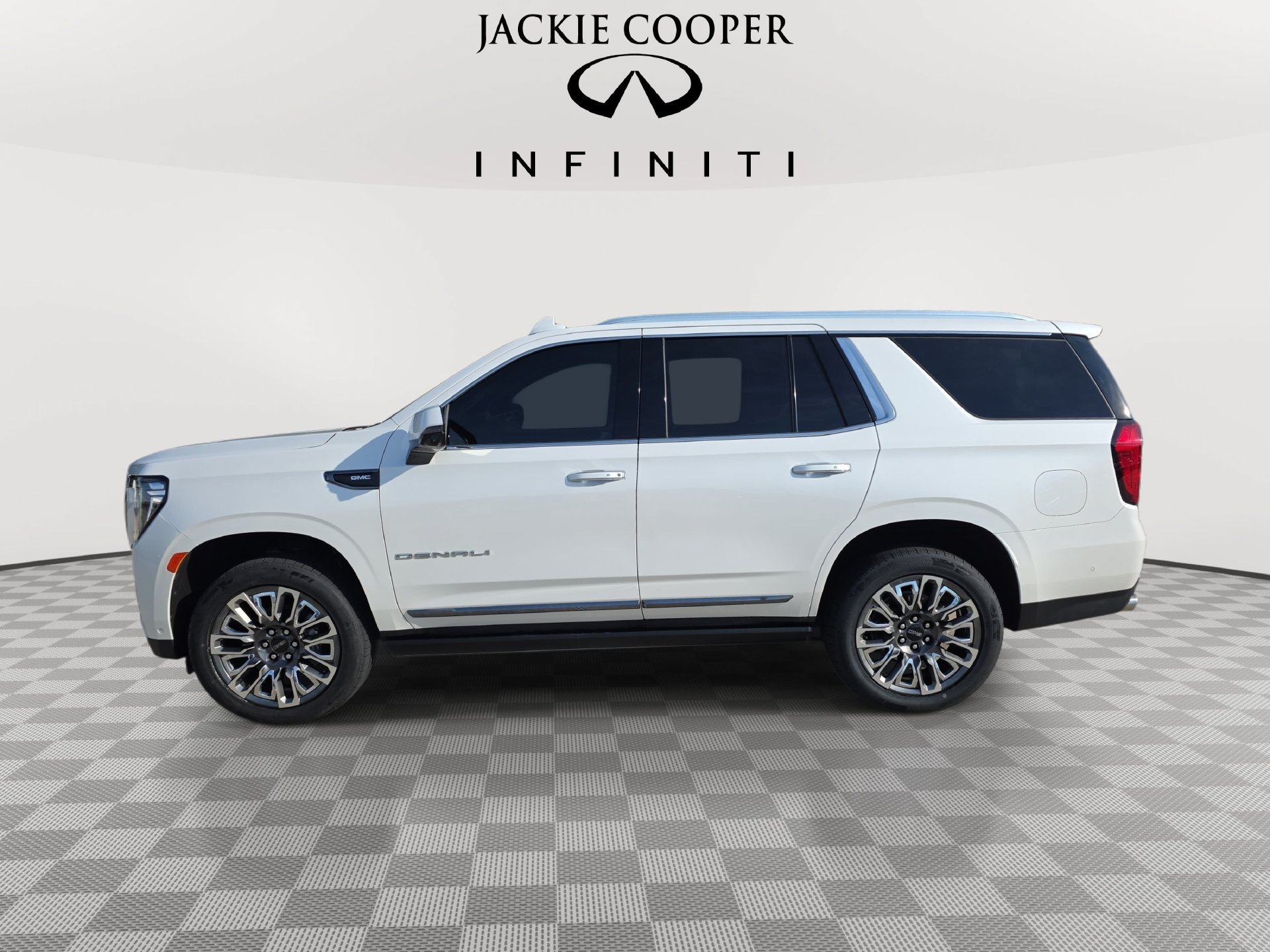 Used 2023 GMC Yukon Denali Ultimate AWD/4WD image 8