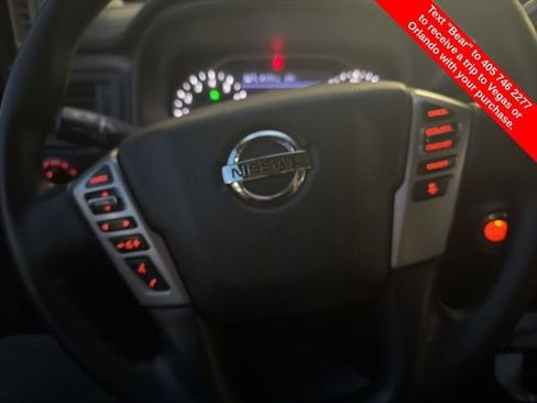 Used 2022 Nissan Titan SV image 4