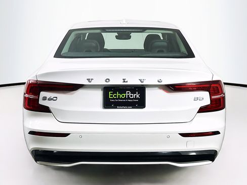 Used 2024 Volvo S60 B5 Core image 7