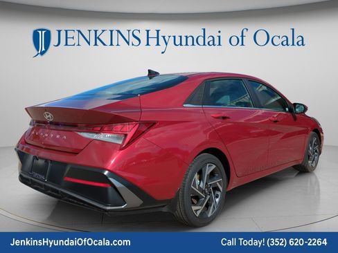 Certified 2025 Hyundai Elantra SEL FWD image 3