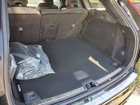 Certified 2022 Volvo XC60 B5 R-Design w/ Advanced Package image 7