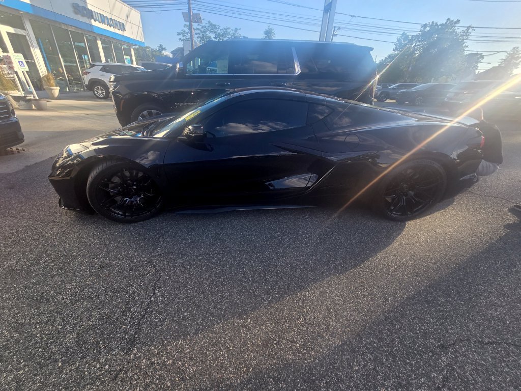 Used 2026 Chevrolet Corvette Z06 RWD image 2