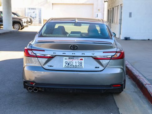 Used 2026 Toyota Camry SE w/ Convenience Package image 6