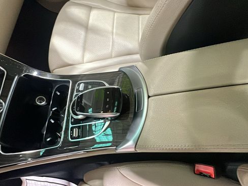 Used 2017 Mercedes-Benz C 300 4MATIC Sedan image 12
