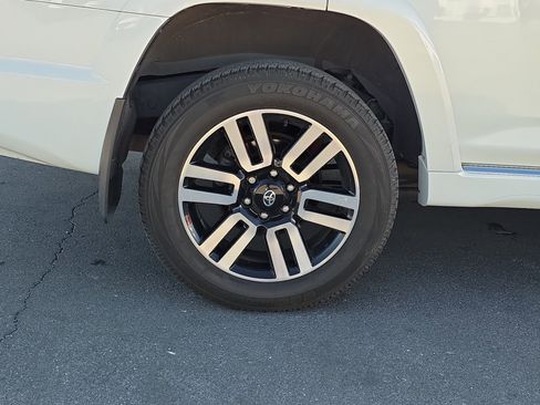 Used 2022 Toyota 4Runner Limited image 9