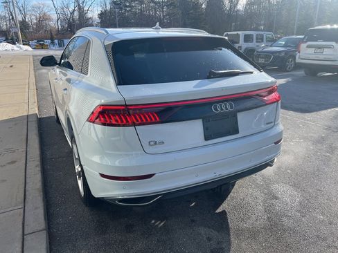 Used 2022 Audi Q8 Premium image 35
