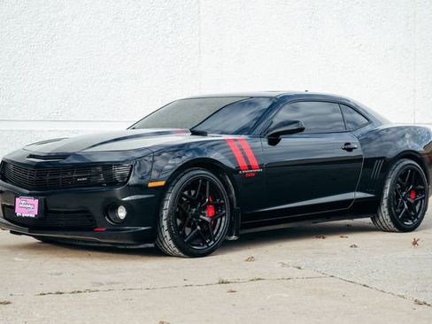 Used 2011 Chevrolet Camaro SS w/ Interior Accent Trim Package image 7