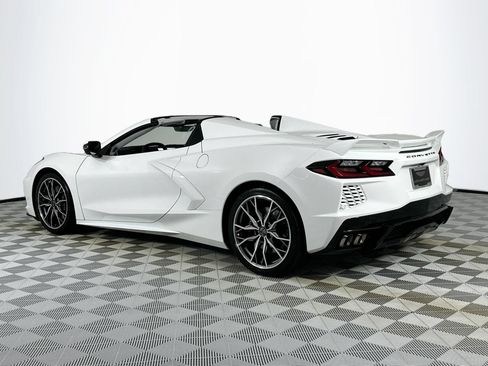 Used 2024 Chevrolet Corvette Stingray Premium Conv w/ Z51 Performance Package RWD image 7