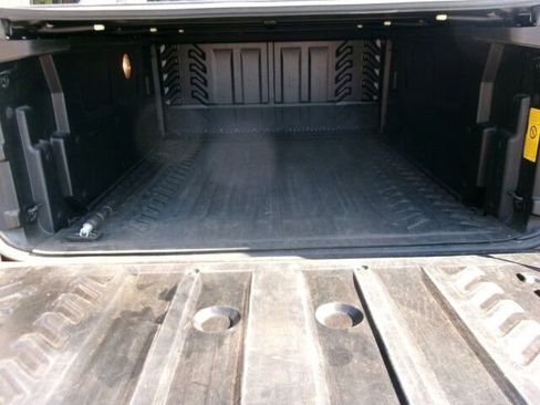 Used 2009 Chevrolet Avalanche LT w/ Suspension Package, Off-Road image 25