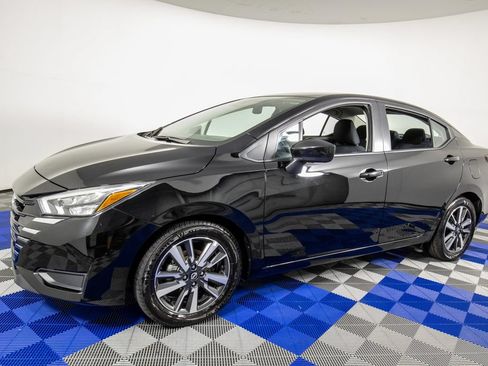 Used 2025 Nissan Versa SV FWD image 2