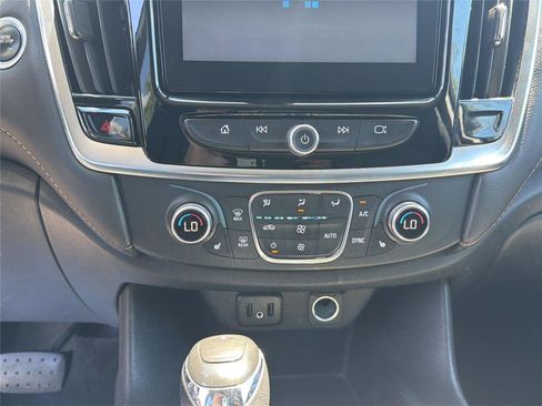 Used 2019 Chevrolet Traverse LT AWD/4WD image 20