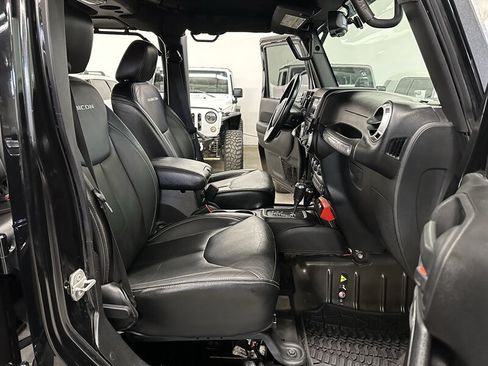Used 2016 Jeep Wrangler Unlimited Rubicon AWD/4WD image 17