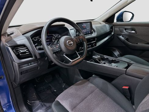 Used 2022 Nissan Rogue SV FWD image 9