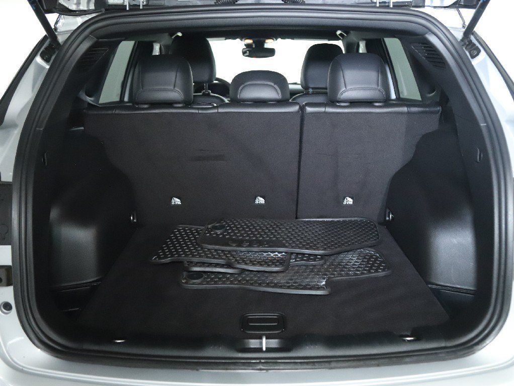 Used 2025 Jeep Compass Trailhawk AWD/4WD image 30