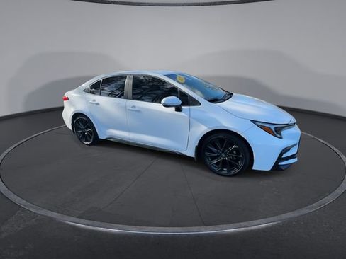 Used 2025 Toyota Corolla SE image 18