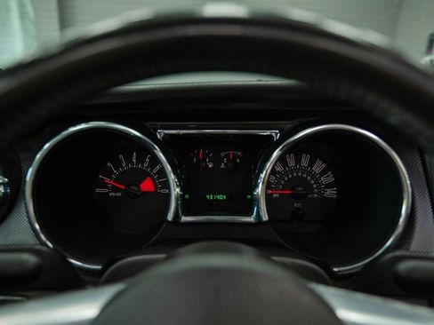Used 2005 Ford Mustang GT RWD image 22