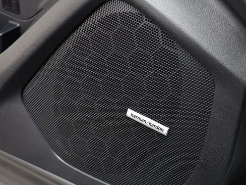 Used 2022 Subaru Ascent Limited w/ Technology Package image 7