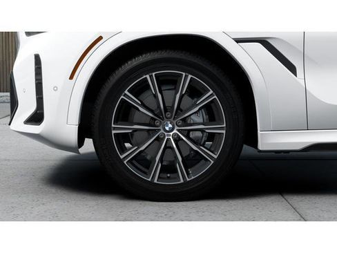 New 2026 BMW X6 xDrive40i w/ Climate Comfort Package image 7