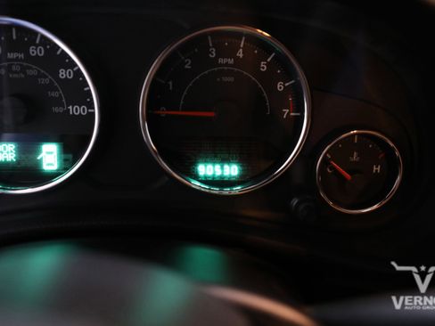 Used 2013 Jeep Wrangler Unlimited Sport image 19