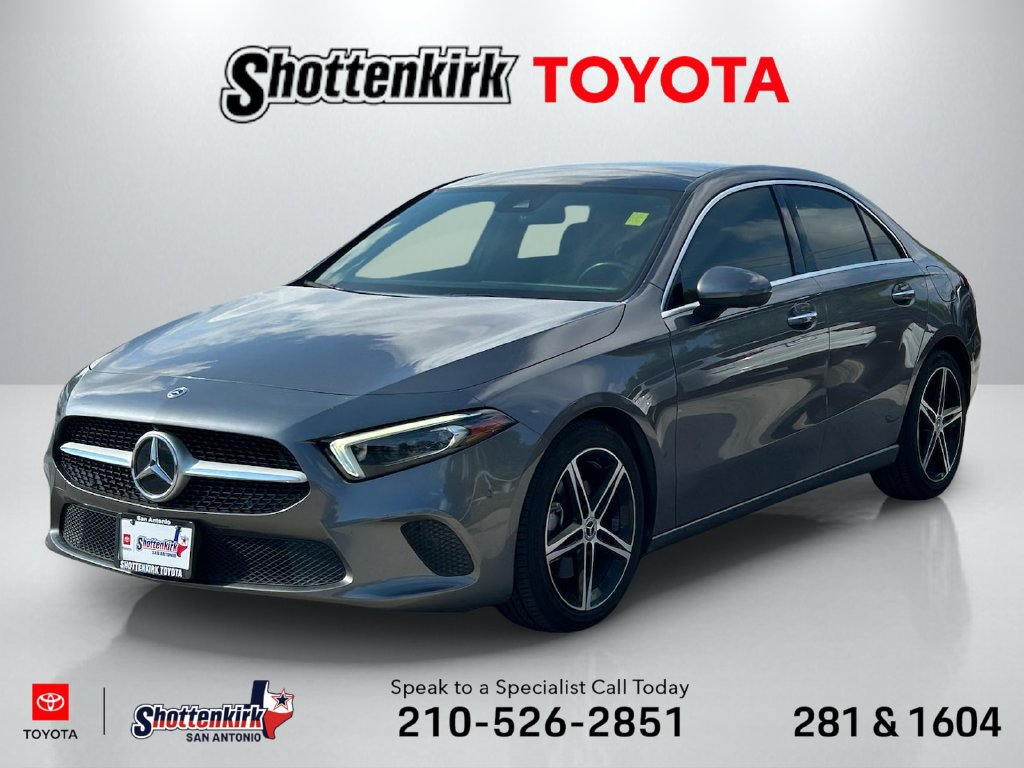 Used 2022 Mercedes-Benz A 220 image 1