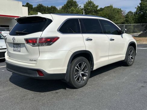 Used 2016 Toyota Highlander XLE AWD/4WD image 6