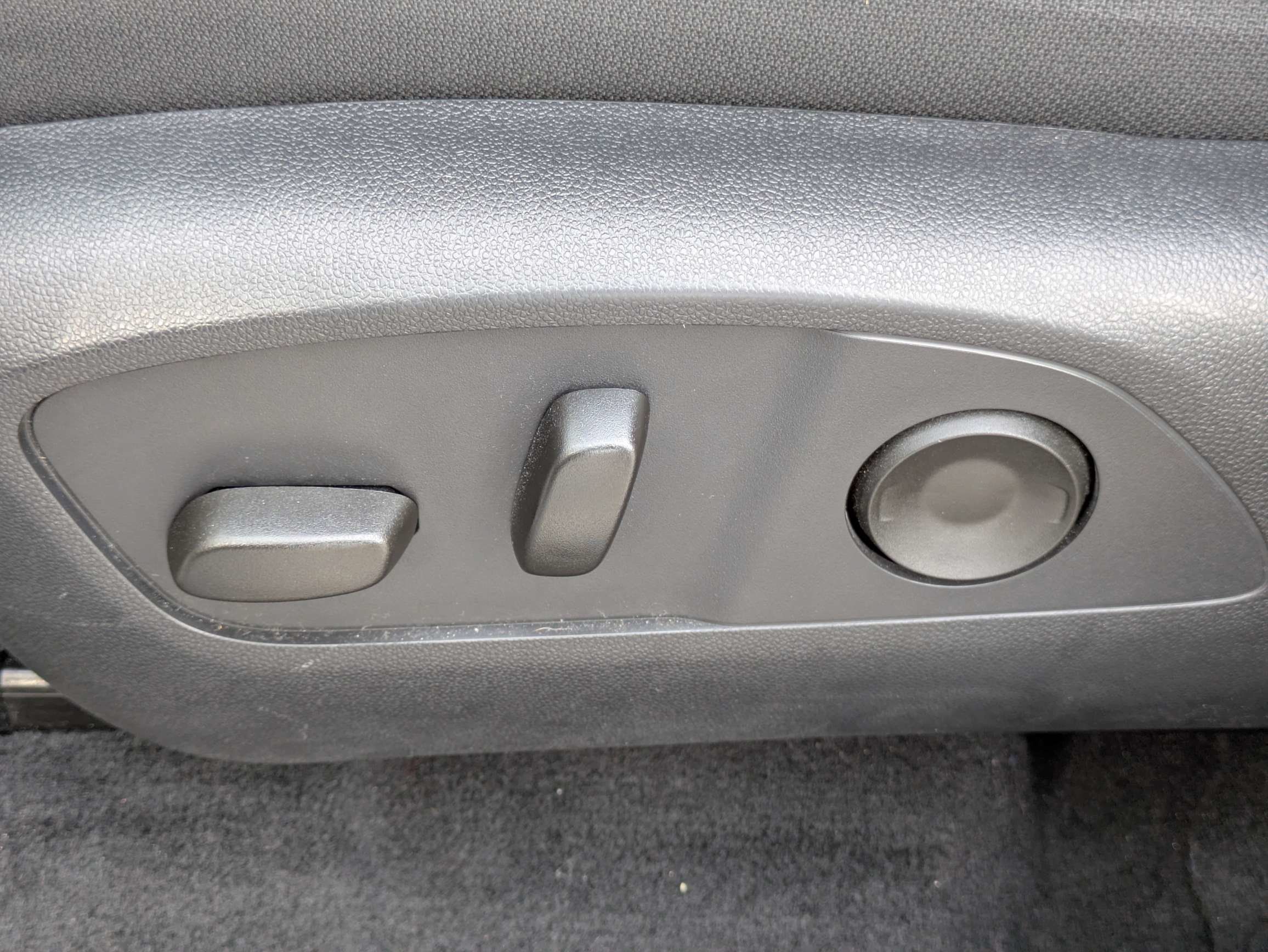 Used 2025 Chevrolet Traverse LT FWD image 14