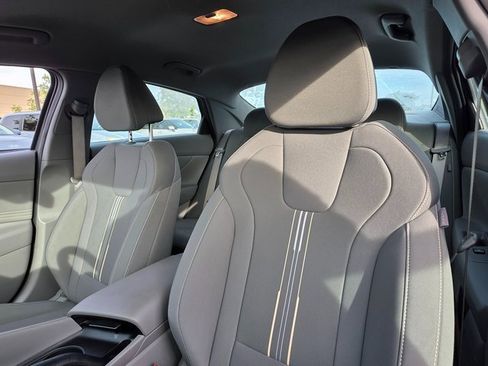 Certified 2025 Hyundai Elantra Sport image 8