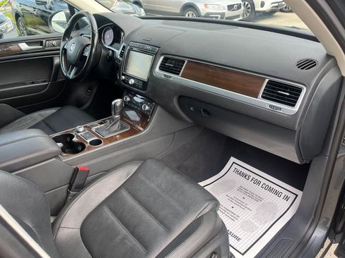 Used 2016 Volkswagen Touareg TDI AWD/4WD image 20