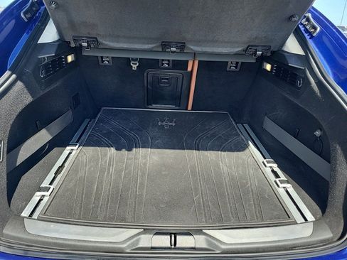 Used 2019 Maserati Levante Trofeo image 9