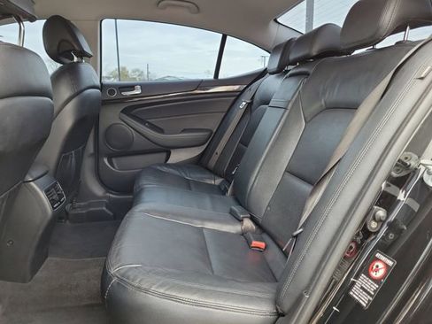 Used 2016 Kia Cadenza image 12