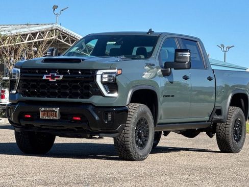 New 2026 Chevrolet Silverado 2500 ZR2 w/ LPO, Dark Essentials Package image 8