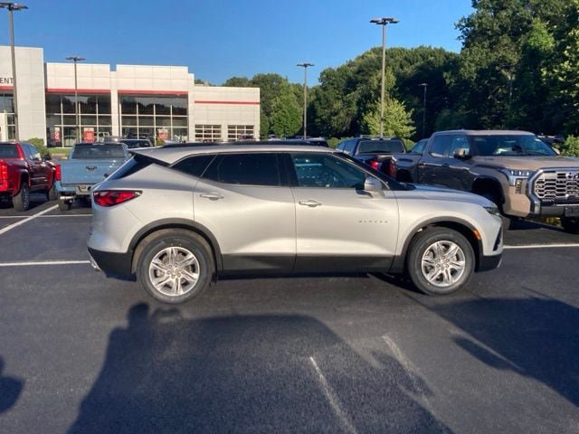 Used 2022 Chevrolet Blazer LT AWD/4WD image 11