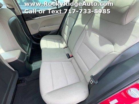 Used 2019 Hyundai Elantra SE image 16