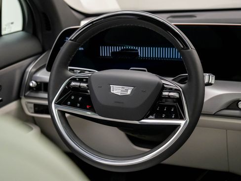 New 2026 Cadillac Vistiq Luxury w/ LPO, Floor Liner Package AWD/4WD image 11