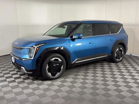 Used 2024 Kia EV9 Land image 1