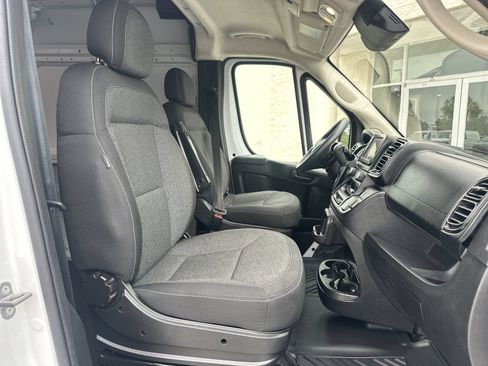 Used 2025 RAM ProMaster 2500 w/ Convenience Group FWD image 22
