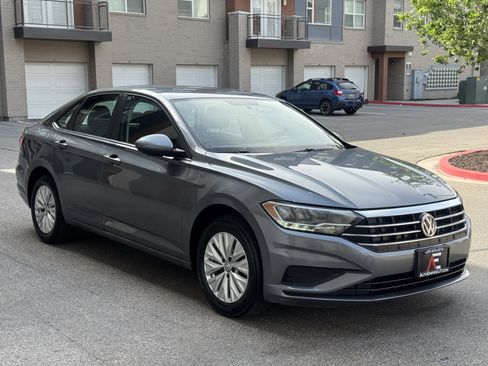 Used 2020 Volkswagen Jetta SE FWD image 6