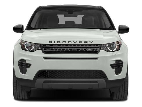 Used 2018 Land Rover Discovery Sport SE image 4