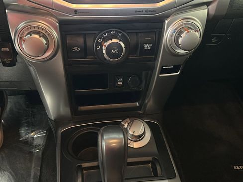 Used 2019 Toyota 4Runner SR5 AWD/4WD image 23