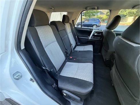 Used 2014 Toyota 4Runner SR5 AWD/4WD image 15